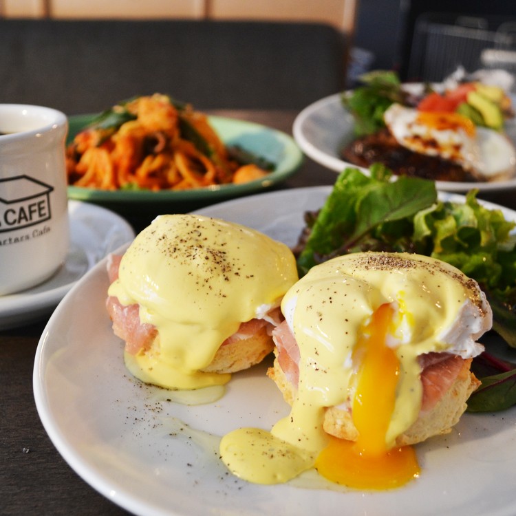 名物1_エッグベネディクト
