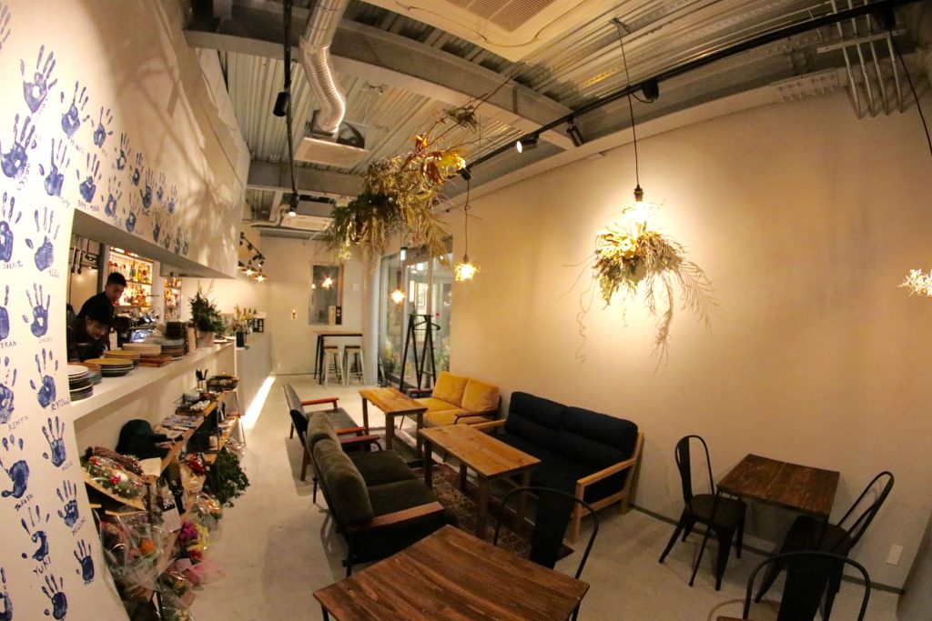 Ants.Meals & Coffee Bar by CAFEmagazine